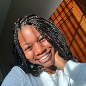 Meet your Posher, Keniya